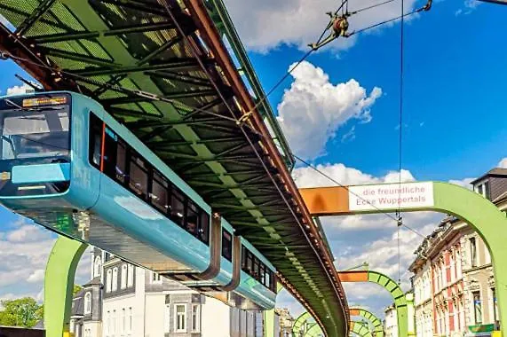 Gruenes Eck,wuppertal Am Toelleturm وبرتال